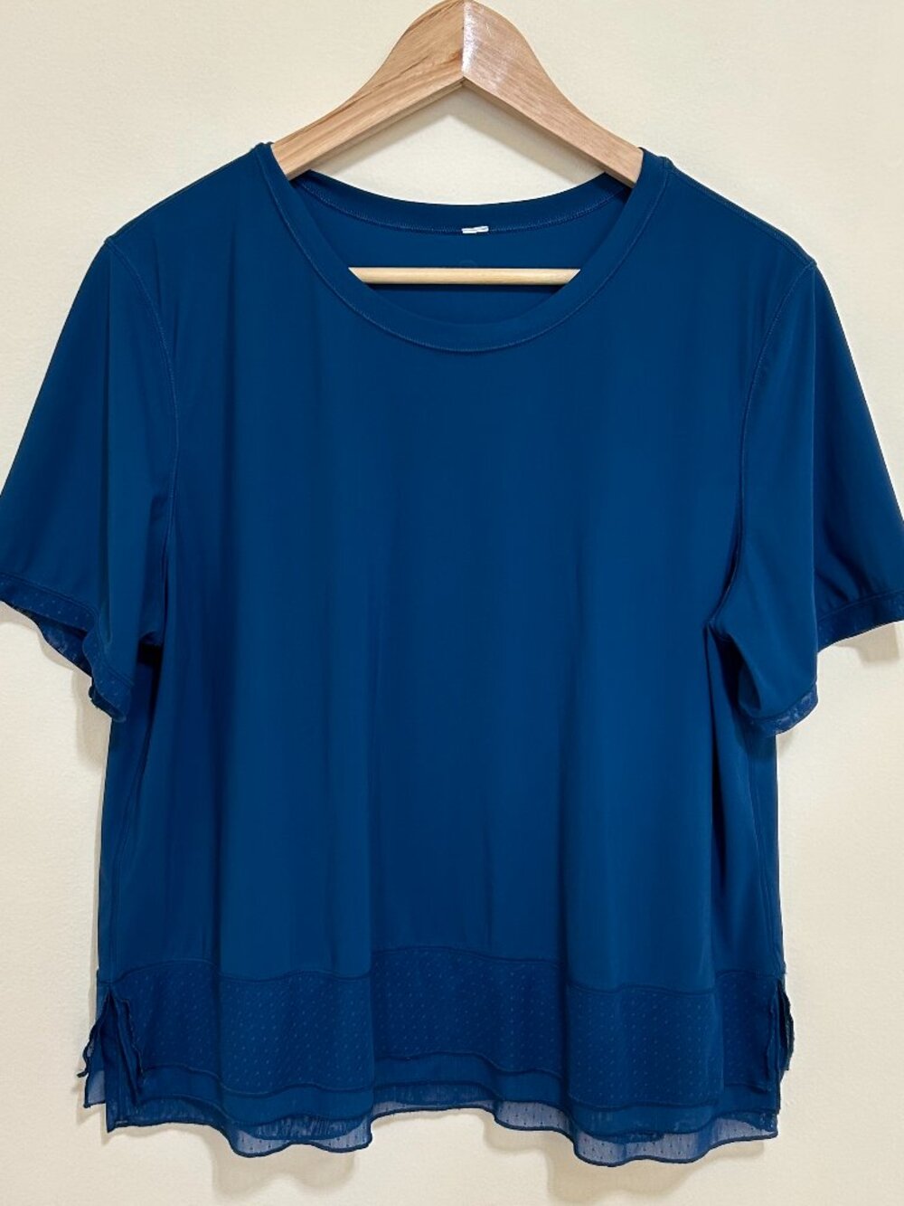 Lululemon Short Sleeve Relaxed Fit Top Lace Trim Blue